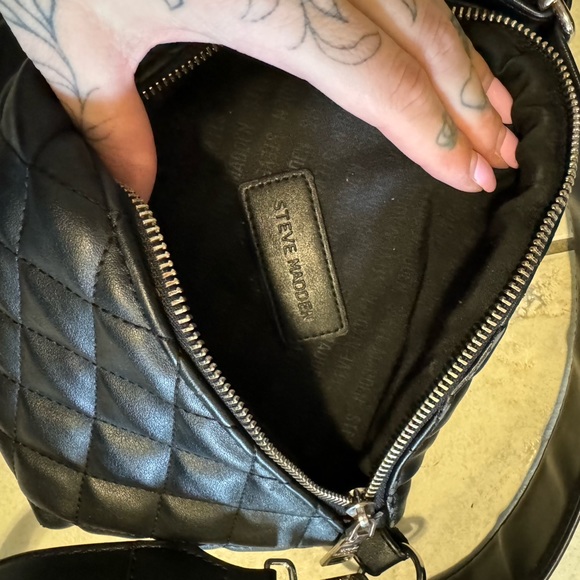 STEVE MADDEN black leather silver buckles Crossbody Bag - Picture 3 of 4
